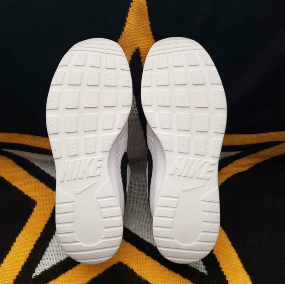 Nike TanjunMen's Shoes